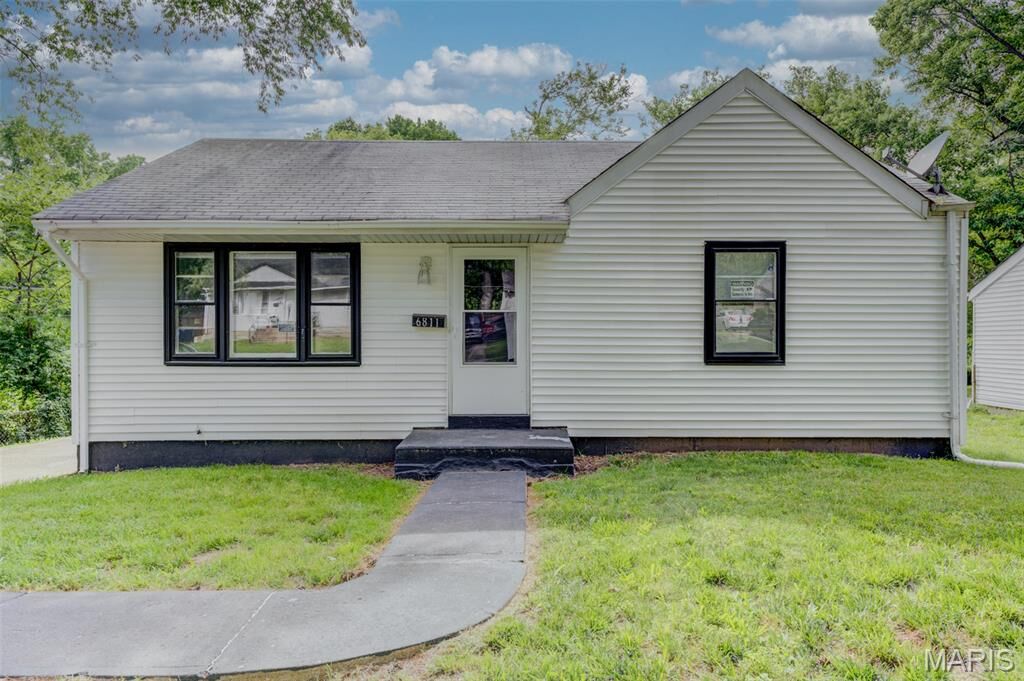 Property Photo: 6811 Brower Court MO 63134