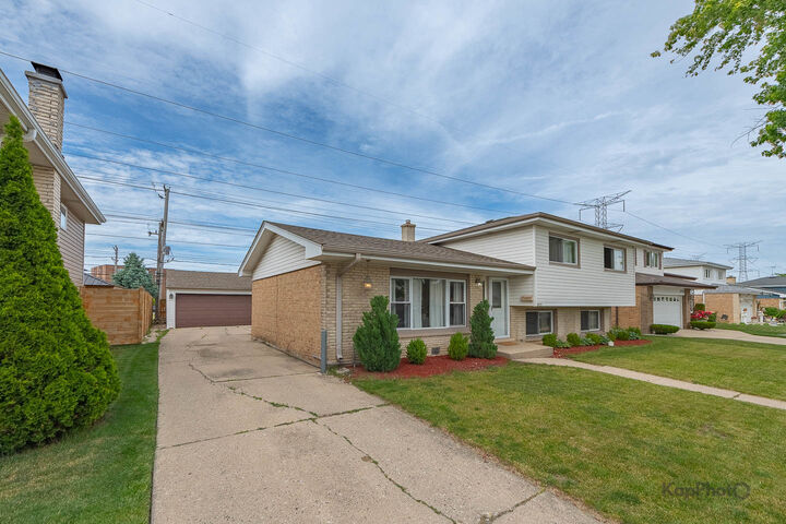 Property Photo: 8142 W Lyons Street IL 60714