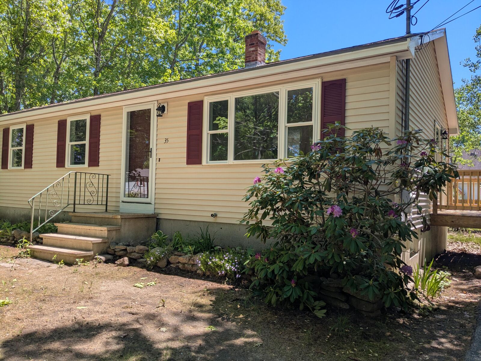 Property Photo:  35 Pierce Avenue  ME 04073 