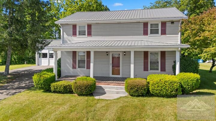 Property Photo: 203 Oakvale Road WV 24740