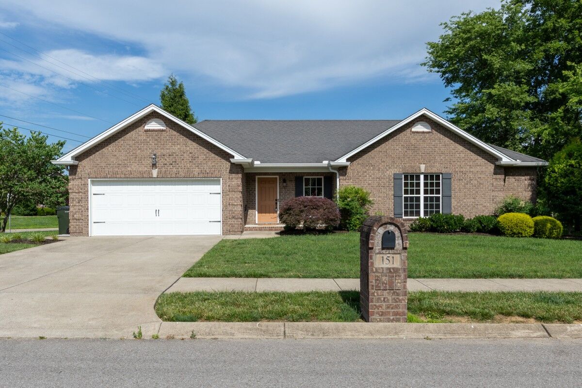 Property Photo:  151 Beacon St  TN 37066 