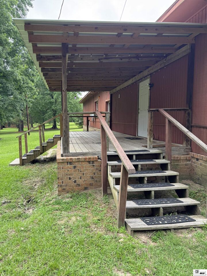 Property Photo: 534 Burgessville Road LA 71270