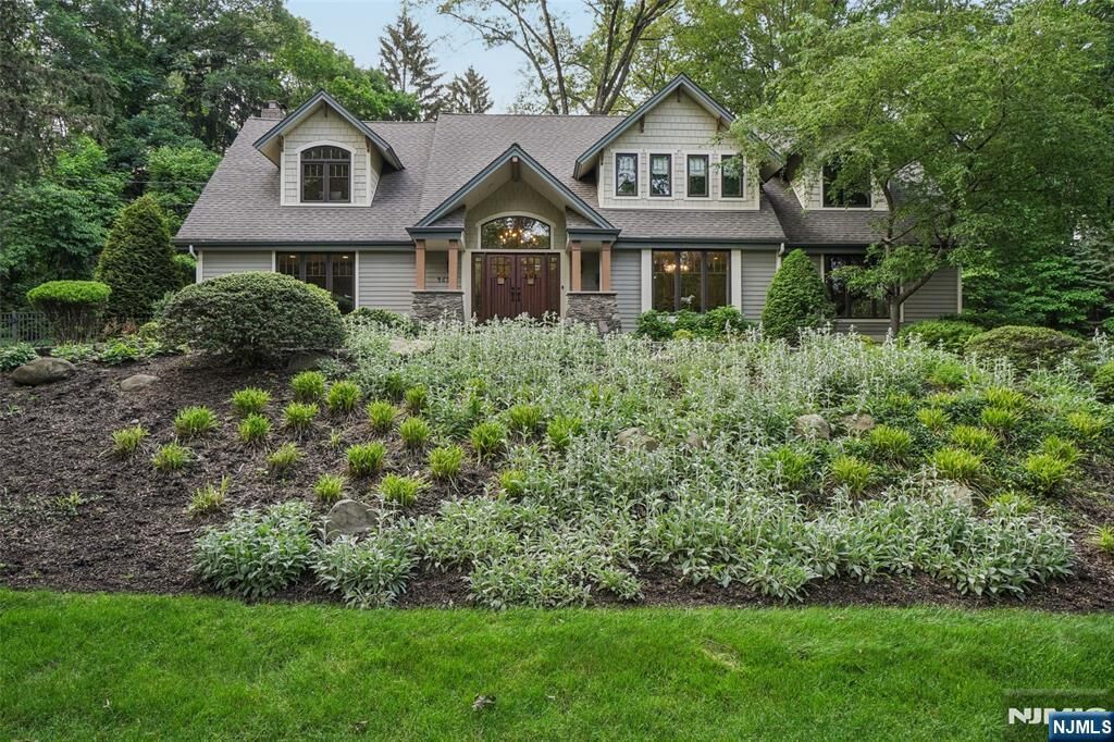Property Photo:  469 Hartung Drive  NJ 07481 