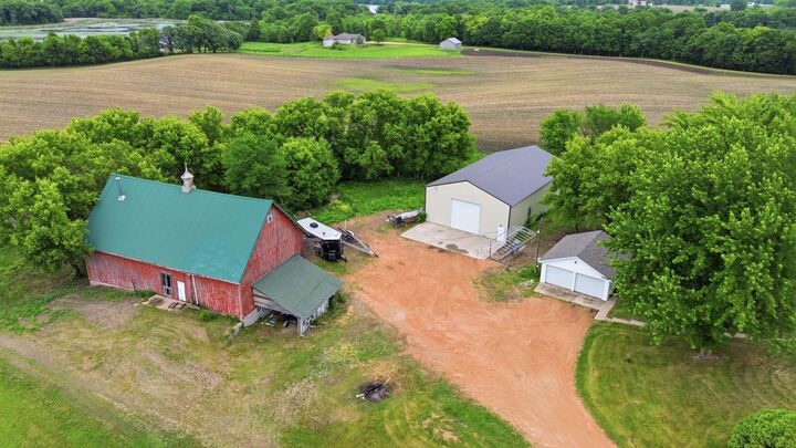 Property Photo: 11350 County Road 24 MN 55388
