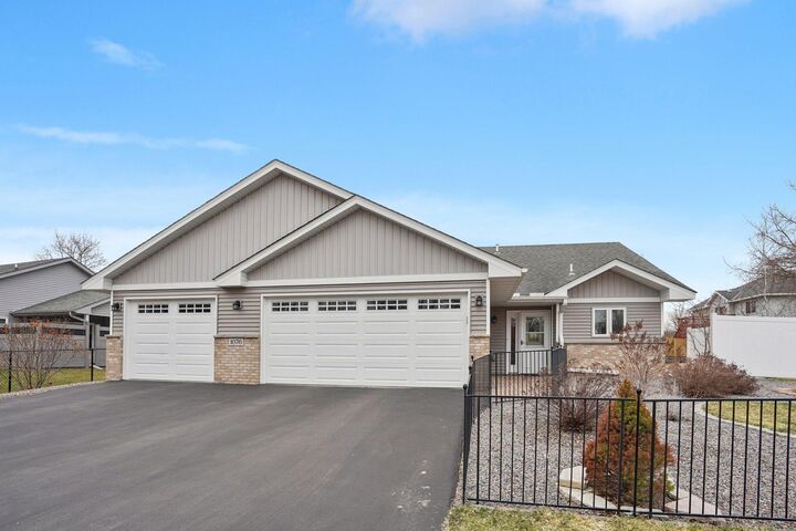 Property Photo:  1076 244th Avenue NE  MN 55005 