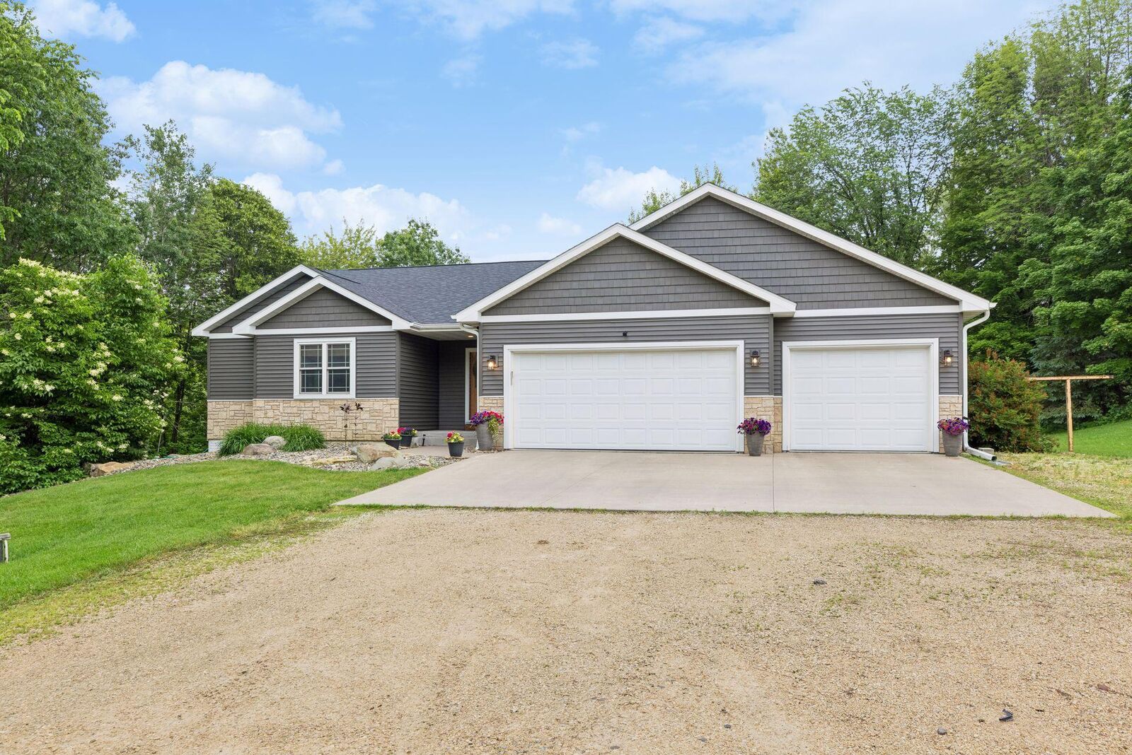 Property Photo: N7432 State Road 65 WI 54022