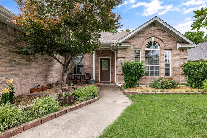 Property Photo:  3803 SE 5th Street  AR 72712 