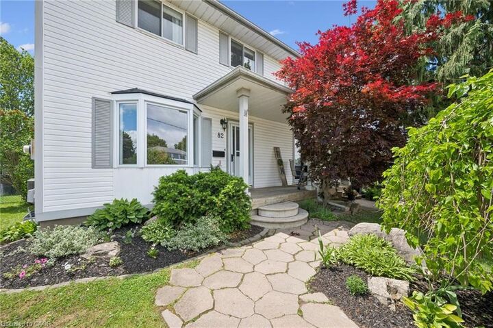 Property Photo:  82 Catherine Street  ON N3A 1Z8 