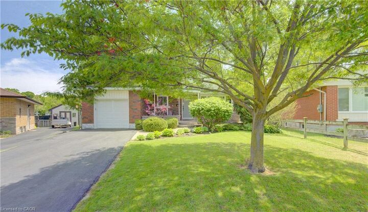 Property Photo: 71 Pinecrest Drive ON N2A 2G6