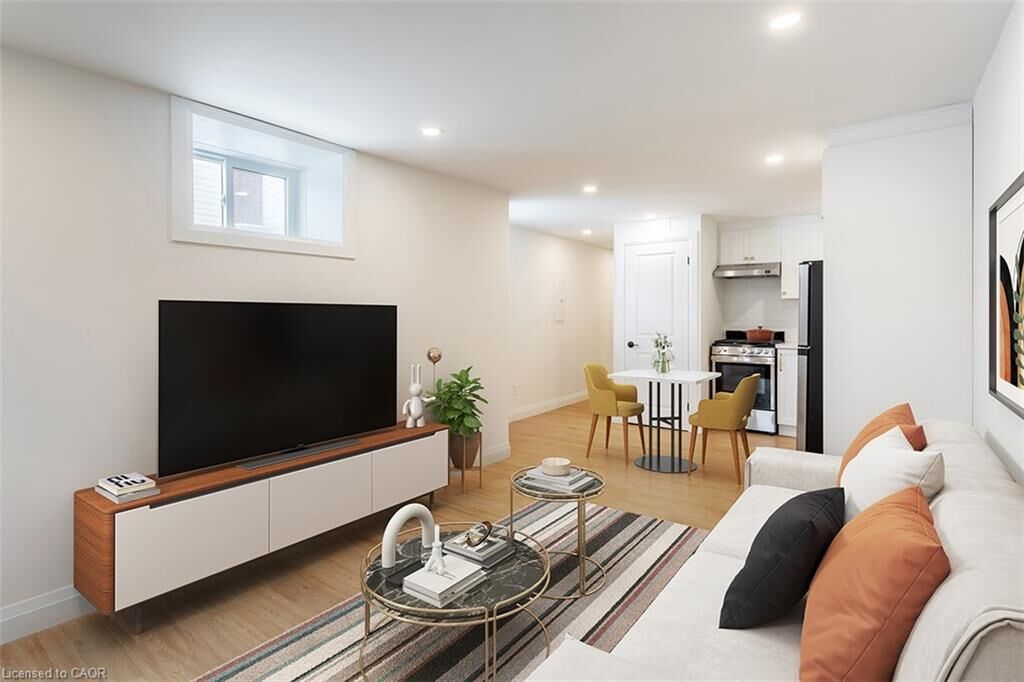 Property Photo:  115 Catharine Street N 4  ON L8R 1J5 