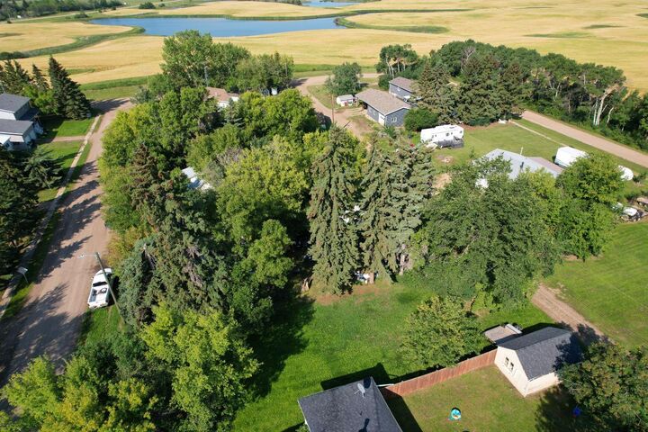 Property Photo: 3208 Olson St AB T0B 1H0