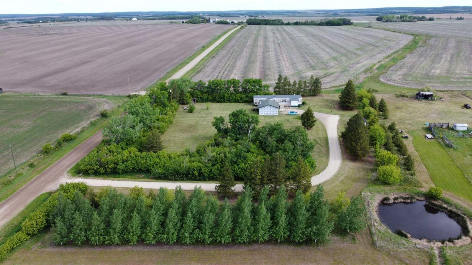Property Photo:  742077 Rge Rd 95  AB T0H 3M0 