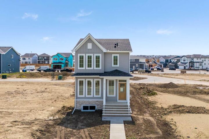 2112 152 Avenue NW — photo 1