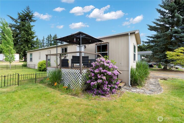 Property Photo: 611 Cedar Avenue 6 WA 98339