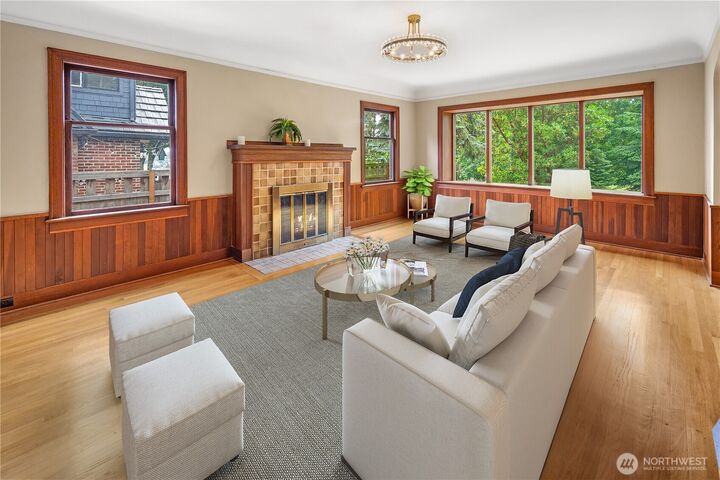 Property Photo:  2654 W  Dravus Street  WA 98199 