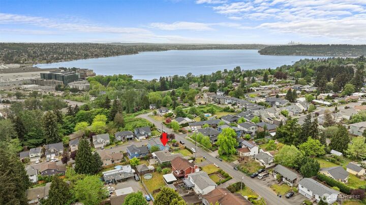 Property Photo:  2001 NE 12th Street  WA 98056 