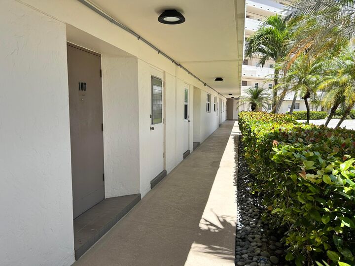Property Photo:  400 N Federal Highway 107  FL 33441 