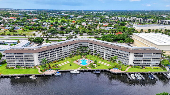 Property Photo: 400 N Federal Highway 107 FL 33441