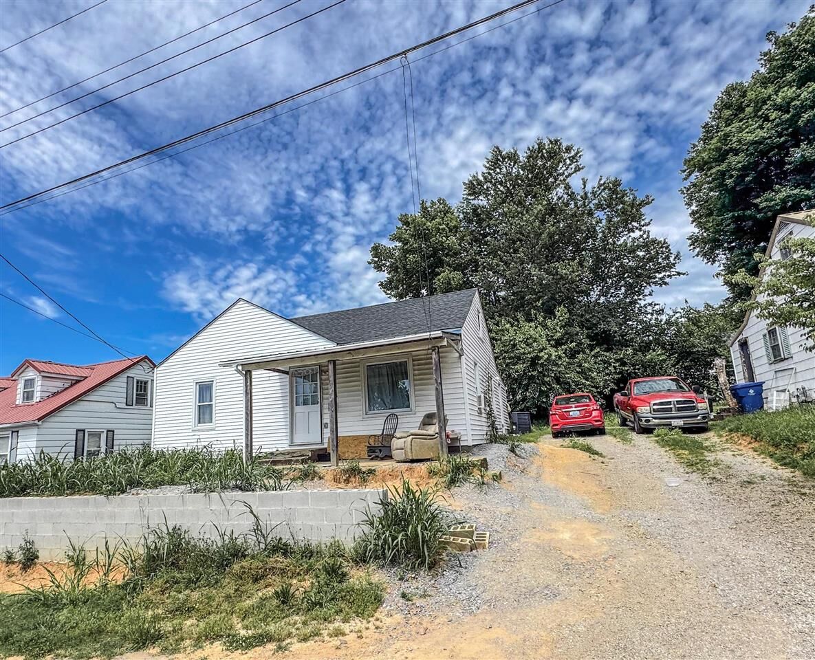 Property Photo:  105 Mill Street  KY 42718 