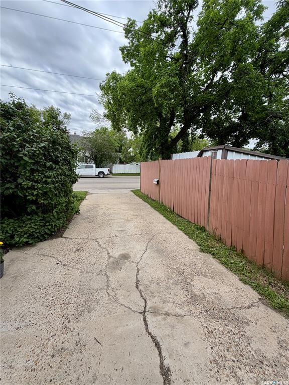Property Photo: 233 Herbert Street E SK S9H 1M3