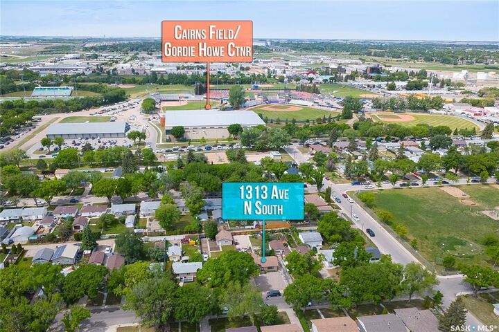 Property Photo:  1313 N Avenue S  SK S7M 2R2 
