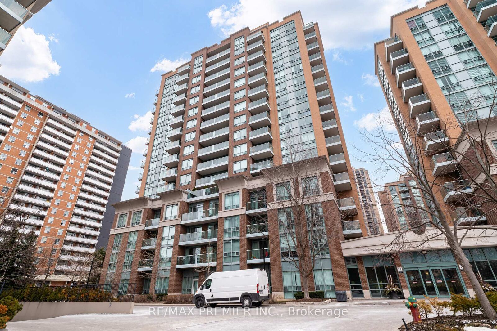 Property Photo: 15 Michael Power Place Ph06 ON M9A 5G4