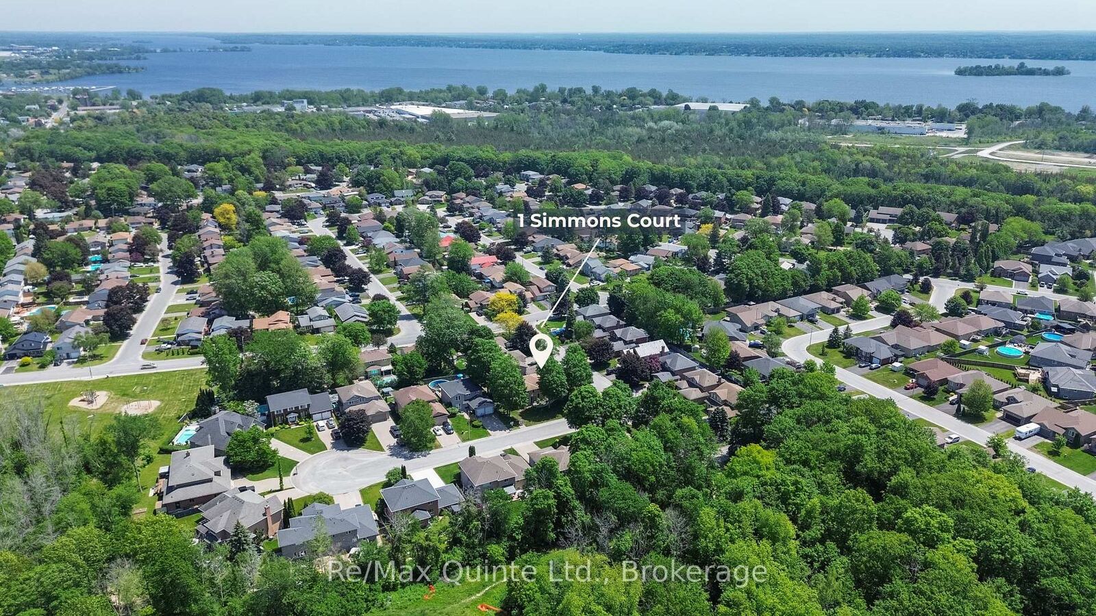 Property Photo: 1 Simmons Court ON K8V 6M9