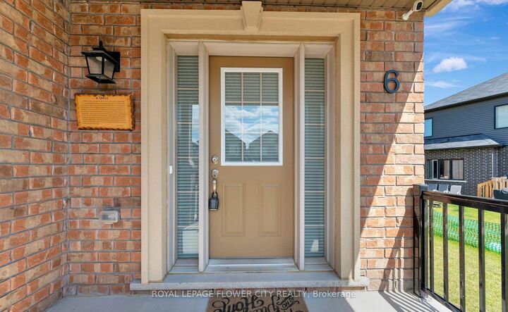 Property Photo:  6 Tarrison Street  ON N3V 0B1 