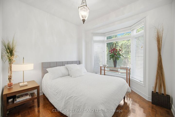 Property Photo: 148 Vellore Avenue ON L4H 2W4
