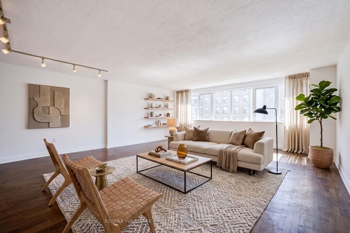 Property Photo: 256 Jarvis Street 12D ON M5B 2J4