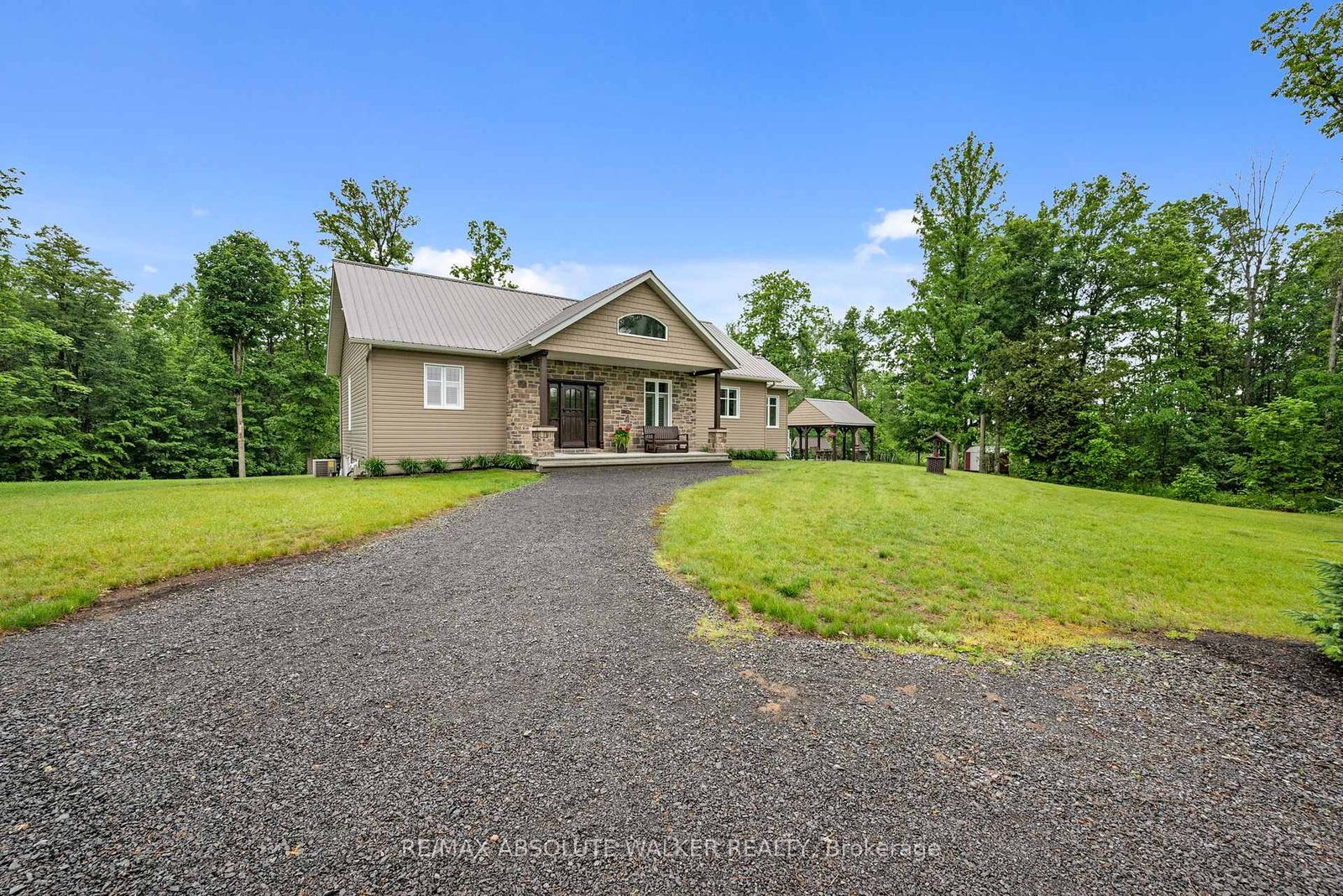 Property Photo: 18668 Kenyon Concession 2 Road ON K0C 1B0