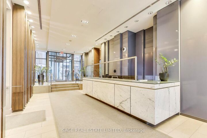 Property Photo:  33 Lombard Street 4004  ON M5C 3H8 