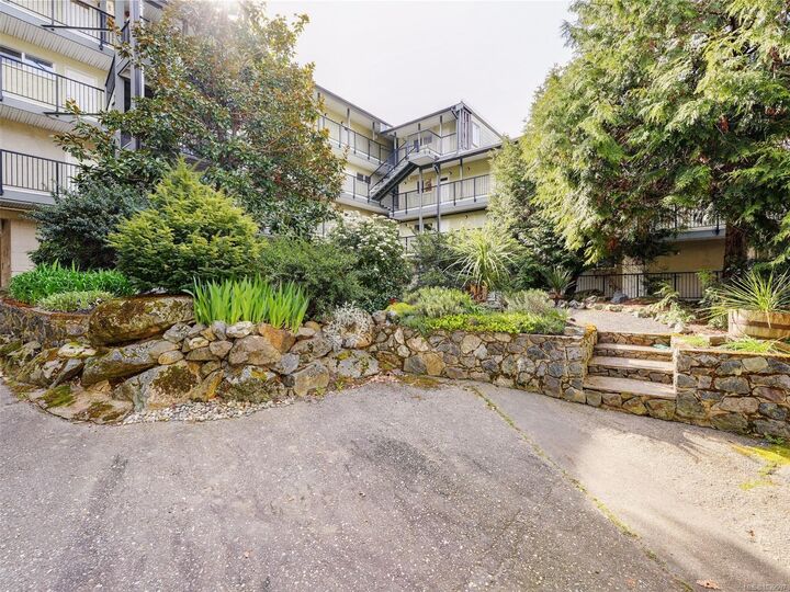 991 Cloverdale Ave #201 — photo 1