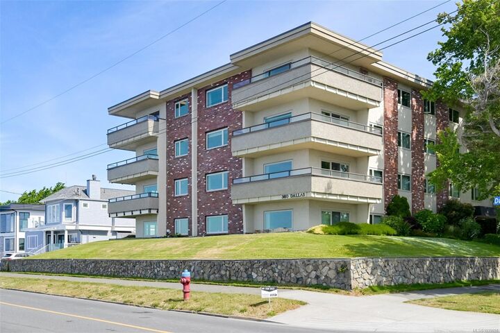 Property Photo: 360 Dallas Rd #104 BC V8V 1A8