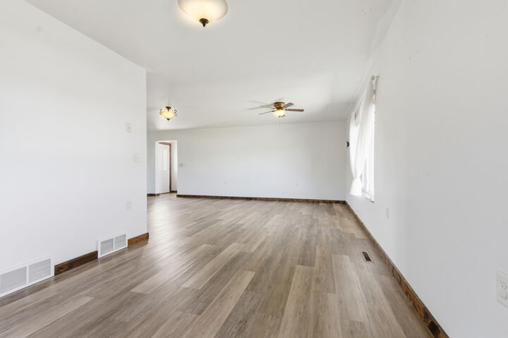 Property Photo: 1006 NE 28th Avenue SD 57401