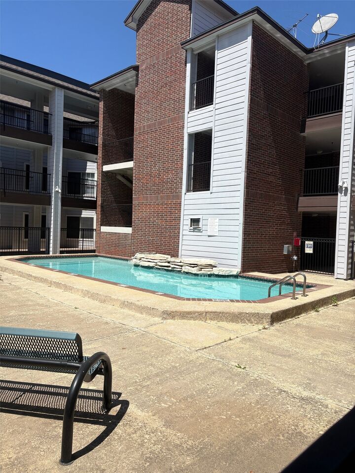 Property Photo: 501 W 26th Street 117 TX 78705