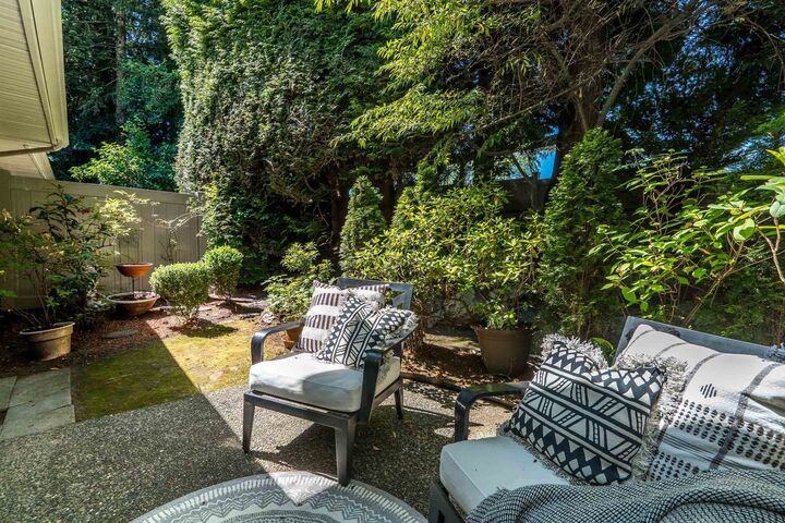 Property Photo: 15273 24 Avenue 10 BC V4A 2H9