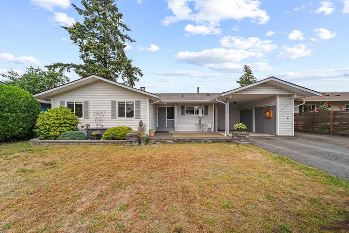 Property Photo: 19347 117B Avenue BC V3Y 1C4