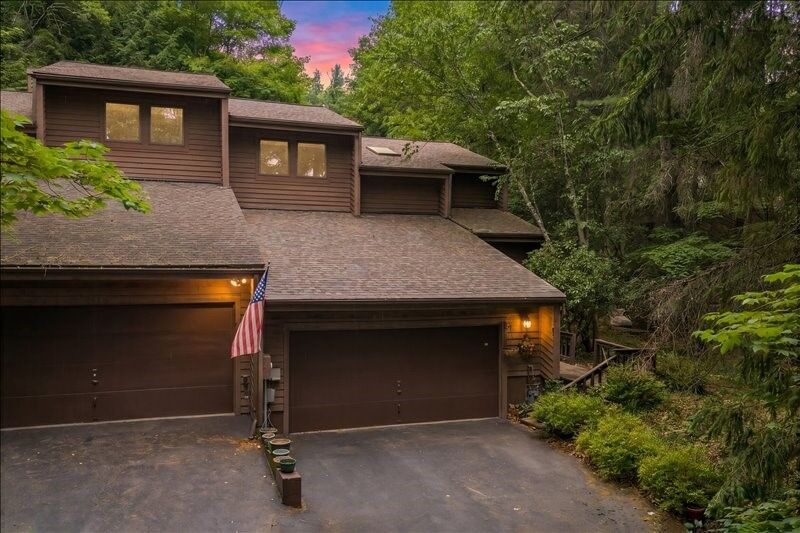 Property Photo:  202 Old Pennsylvania Avenue  NY 13903 