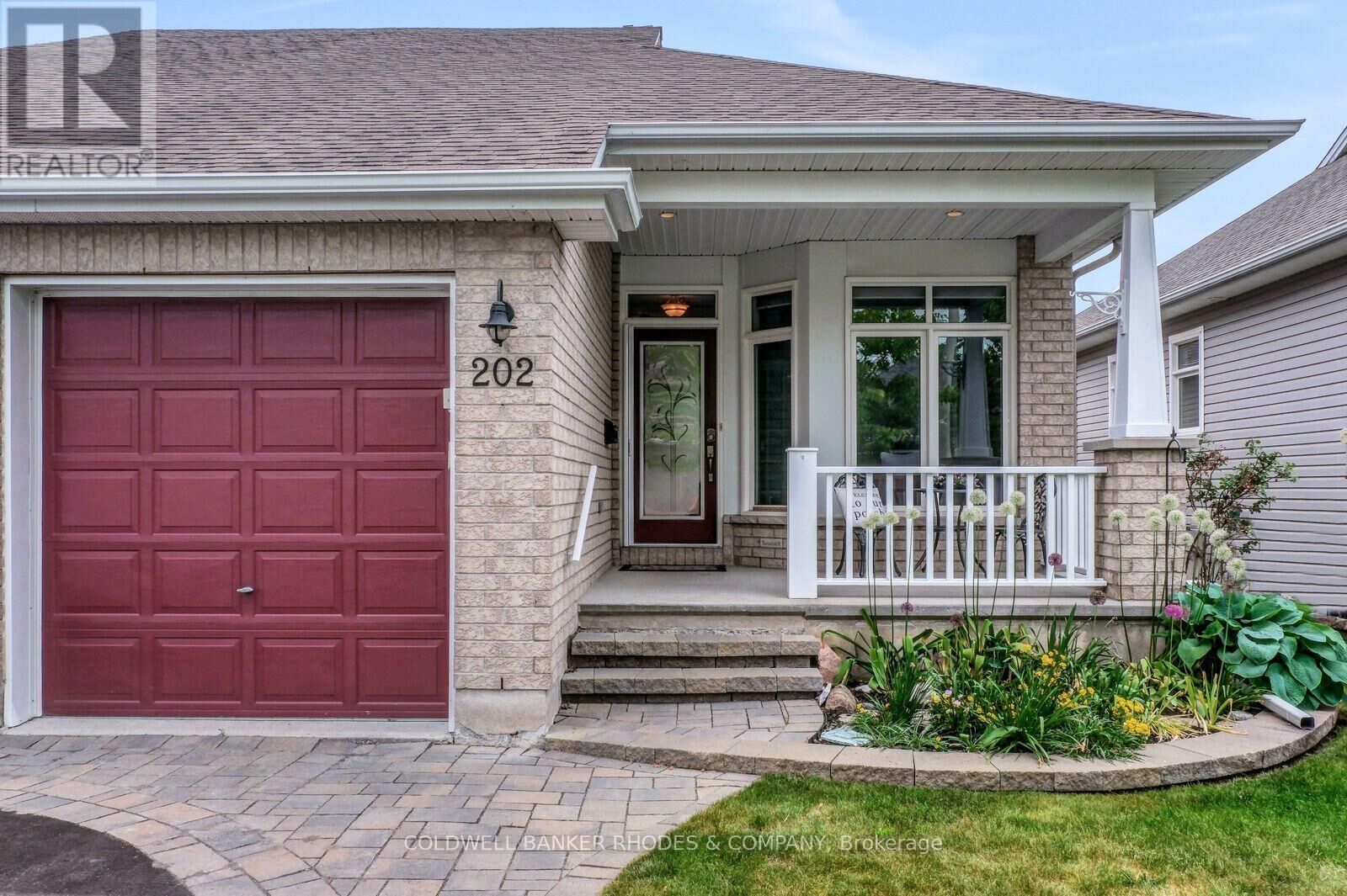 Property Photo:  202 Bulrush Crescent  ON K1T 0E5 