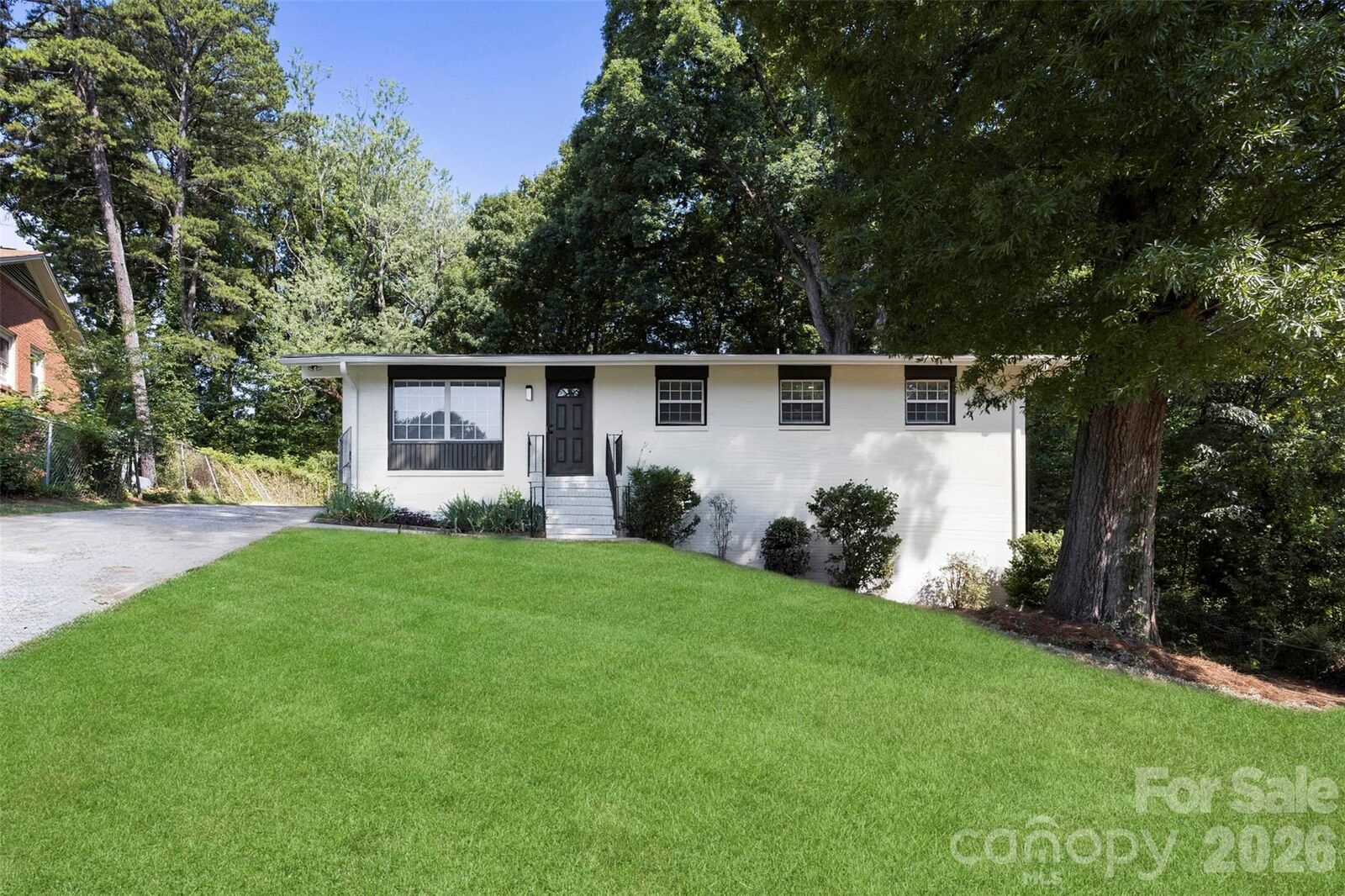 Property Photo: 1047 White Plains Road NC 28213