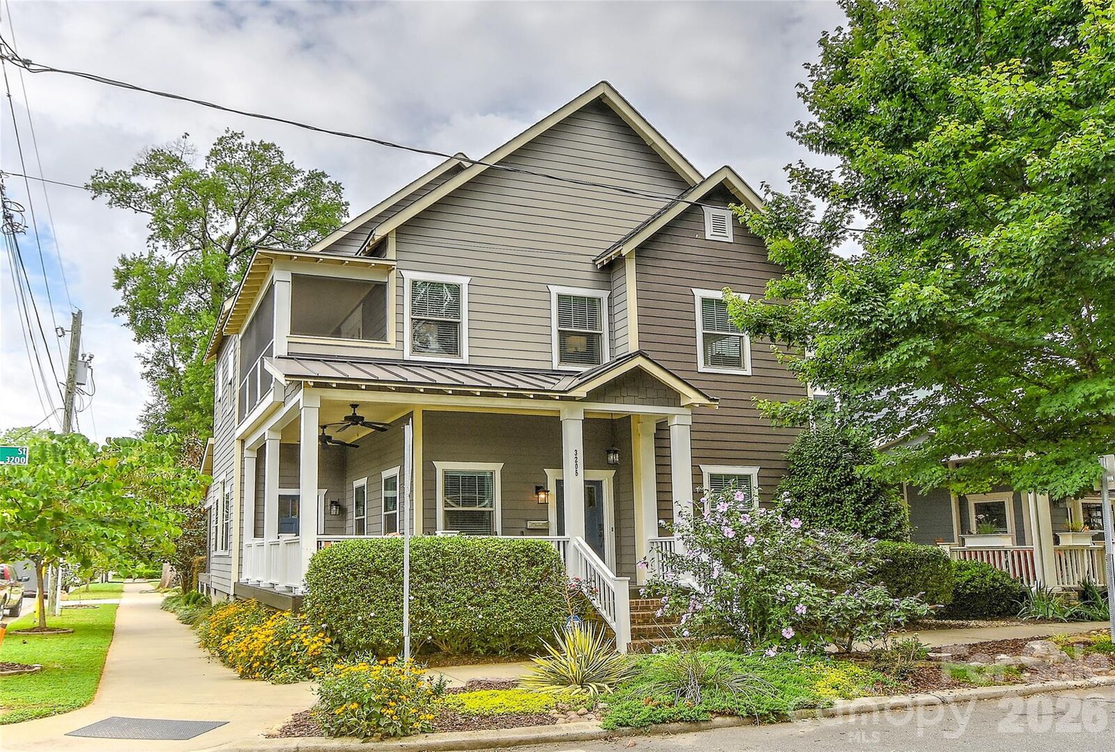 Property Photo:  3205 N McDowell Street  NC 28205 