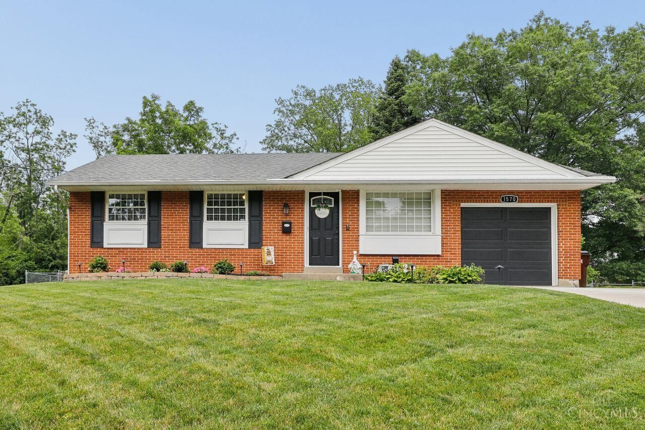 Property Photo:  1570 Blueorchard Drive  OH 45230 