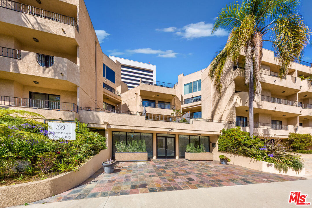 Property Photo:  1633 S Bentley Ave  CA 90025 