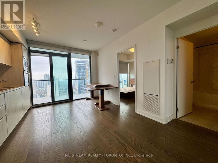 Property Photo:  11 Wellesley Street West 3113  ON M4Y 0G4 