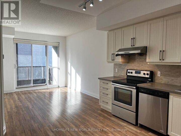 Property Photo:  38 Cedarland Drive 603  ON L6G 0H3 