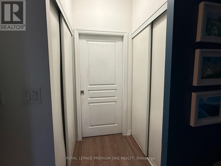 Property Photo:  223 Webb Drive 2403  ON L5B 0E8 
