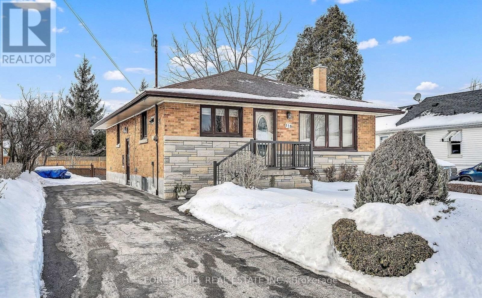 Property Photo: 118 Charlotte Street ON L8K 4V2