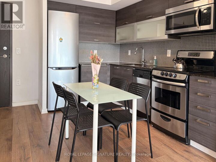 Property Photo:  36 Lisgar Street 2018  ON M6J 0C7 