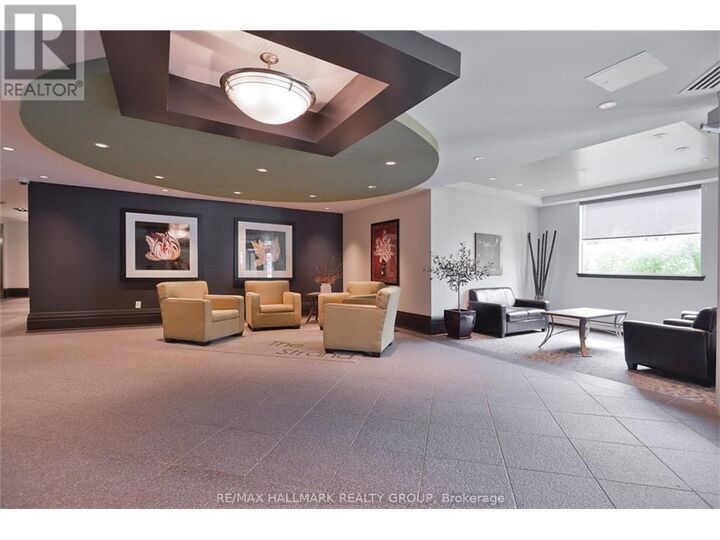 Property Photo: 429 Somerset Street West 313 ON K2P 2P5